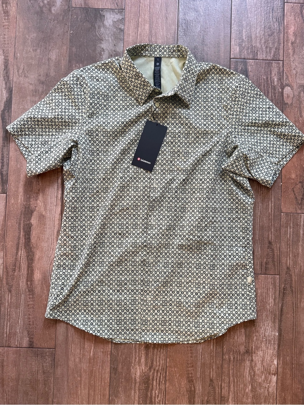 NWT Airing Easy Short Sleeve Shirt - green Pattern - XL Lululemon